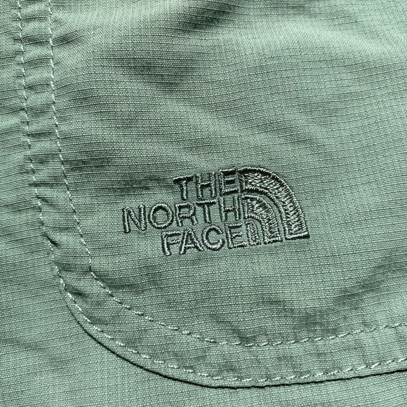 North Face Shorts - Picture 3 of 7